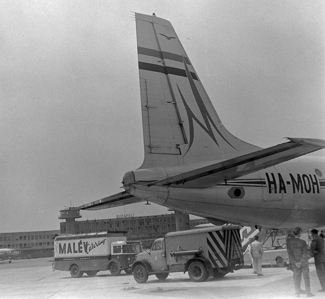 MALÉV IL-18- as repülőgép.