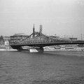 Szabadság híd a Fővám tér felé nézve.