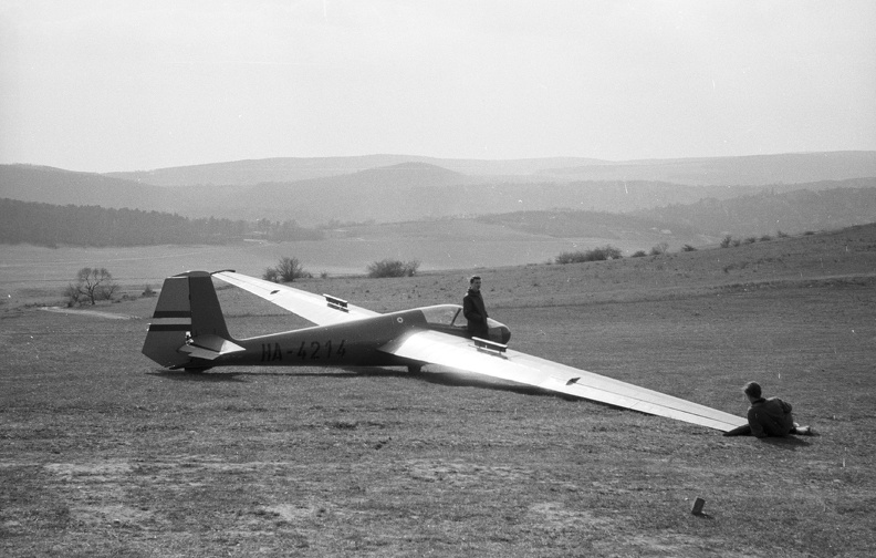 Rubik R-22SV Super Futár C vitorlázó repülőgép.