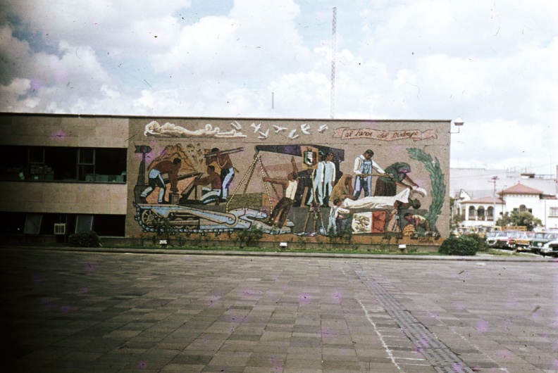 Eje Central, a Távközési és Közlekedési Minisztérium régi székhelye, Al héroe del trabajo (a Munka Hőse) címú falfestmény (Luís Garcia Robledo, 1957.).