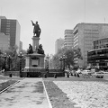 Paseo de la Reforma, szemben a Kolumbusz-emlékmű.