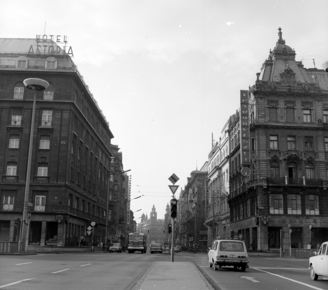 Astoria kereszteződés, Kossuth Lajos utca.