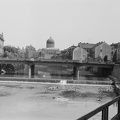 Kőrös híd, háttérben a neológ zsinagóga.