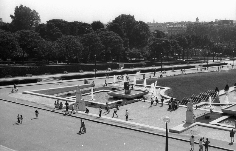 Trocadéro-kert részlete a Chaillot-palota felől.