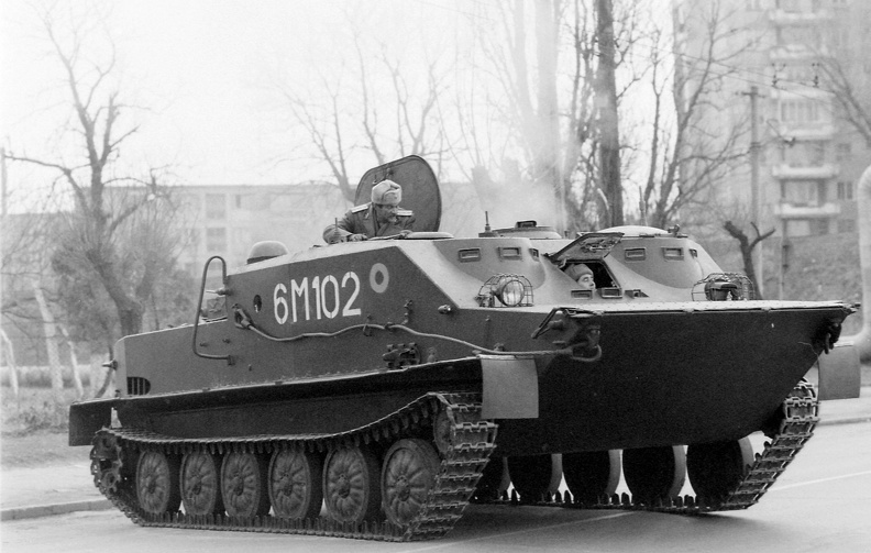 Calea Alexandru Ioan Cuza, Btr-50PU típusú lövészpáncélos jármű. Romániai forradalom.